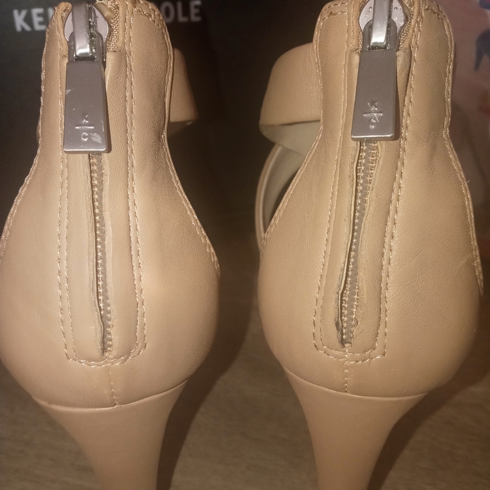 Kenneth Cole Sandels - Picture 6 of 6